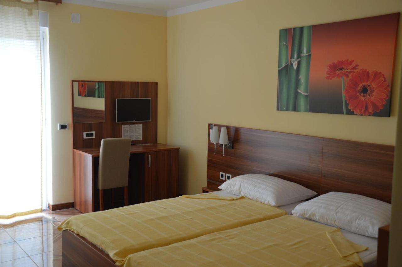 Bed & Breakfast Grgic Novigrad  Room photo